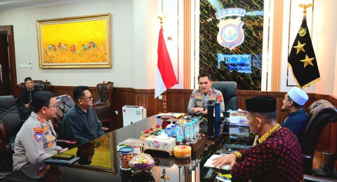 Kapolda Jambi Perkuat Sinergi dengan Tokoh Agama melalui Silaturahmi Bersama Pimpinan Ponpes Darul Arifin